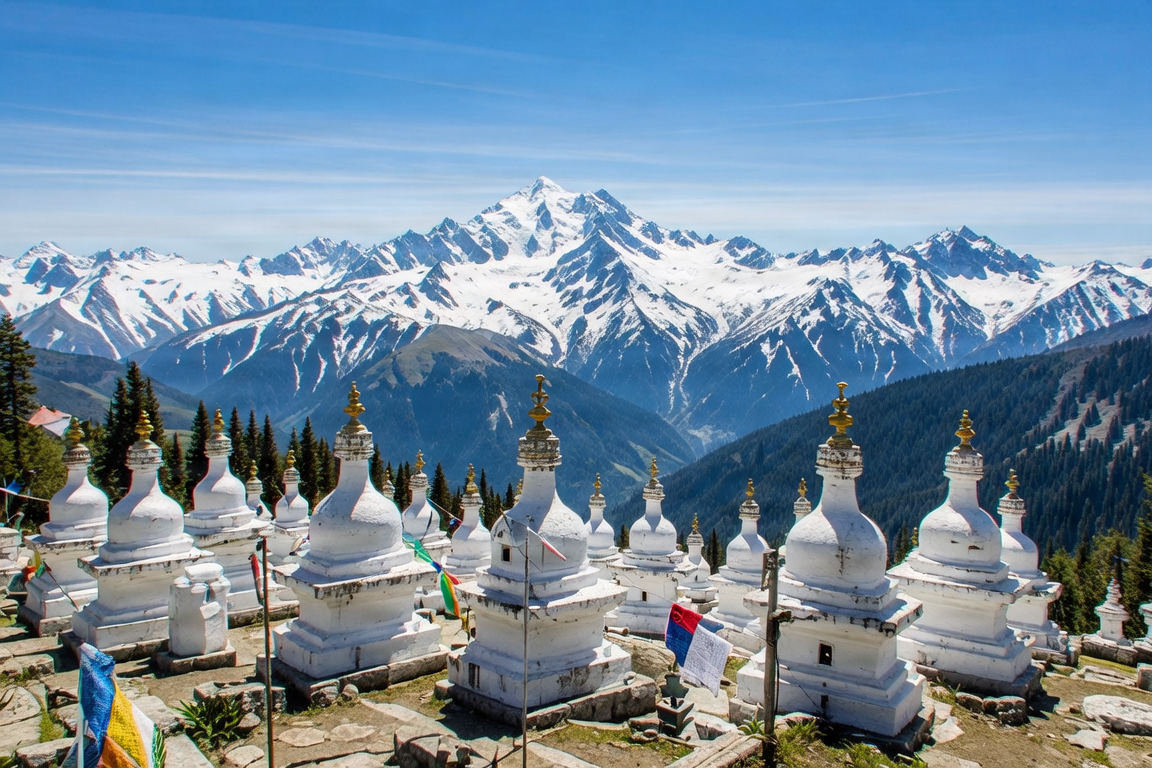Stunning vistas of Punakha Valley, Bhutan